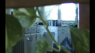 در ویدیو سکسی رمانتیک محل کار با dildo به الاغ